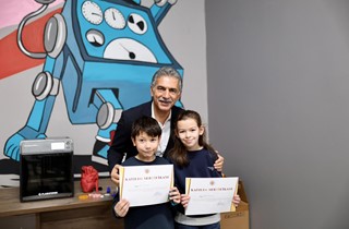 Gemlik Belediyesi Teknoloji ve Tasarım Evi Mezunlarını Verdi